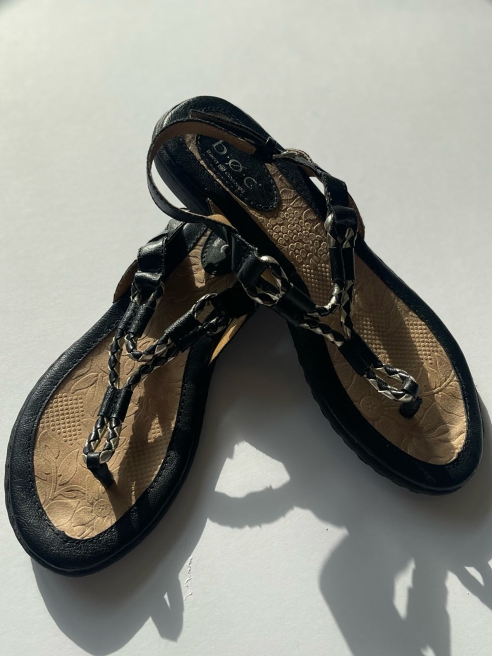 BOC Born Blk braided Gold Adjustable Strap Thong Slingback Sandals Womens Sz 7M
